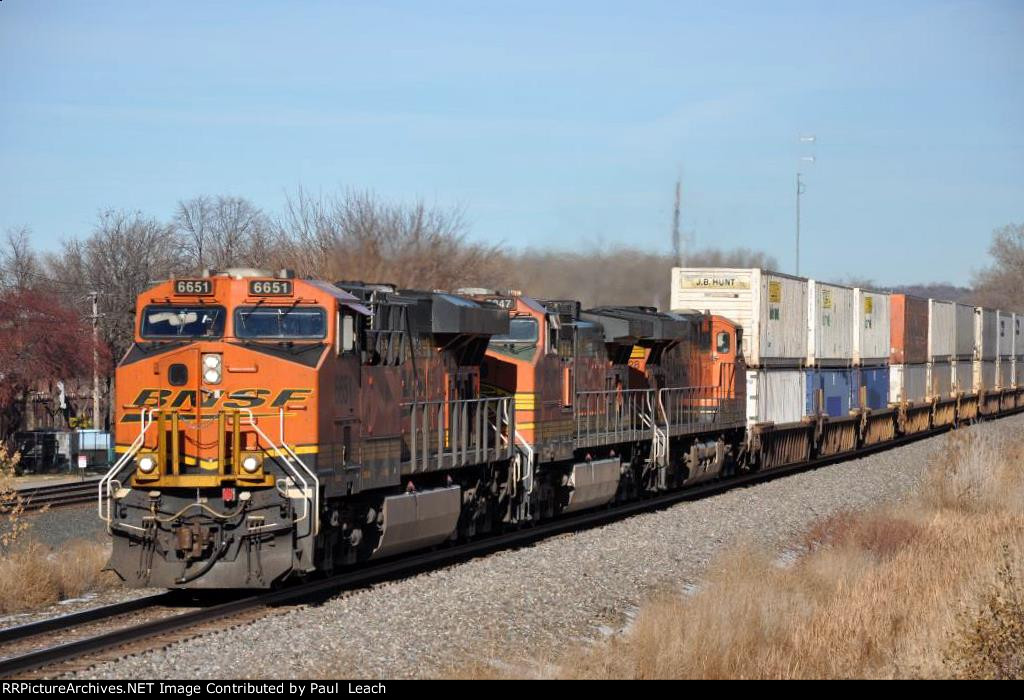 Intermodal cruises east